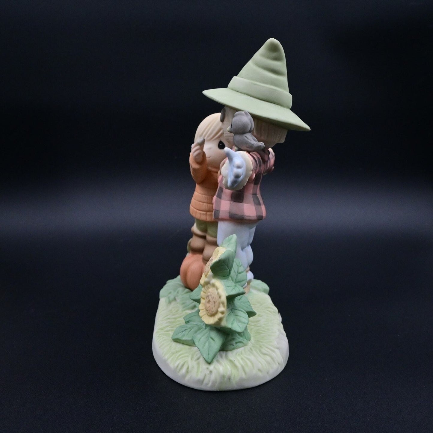 2018 Precious Moments Make Someone Happy Figure 19105