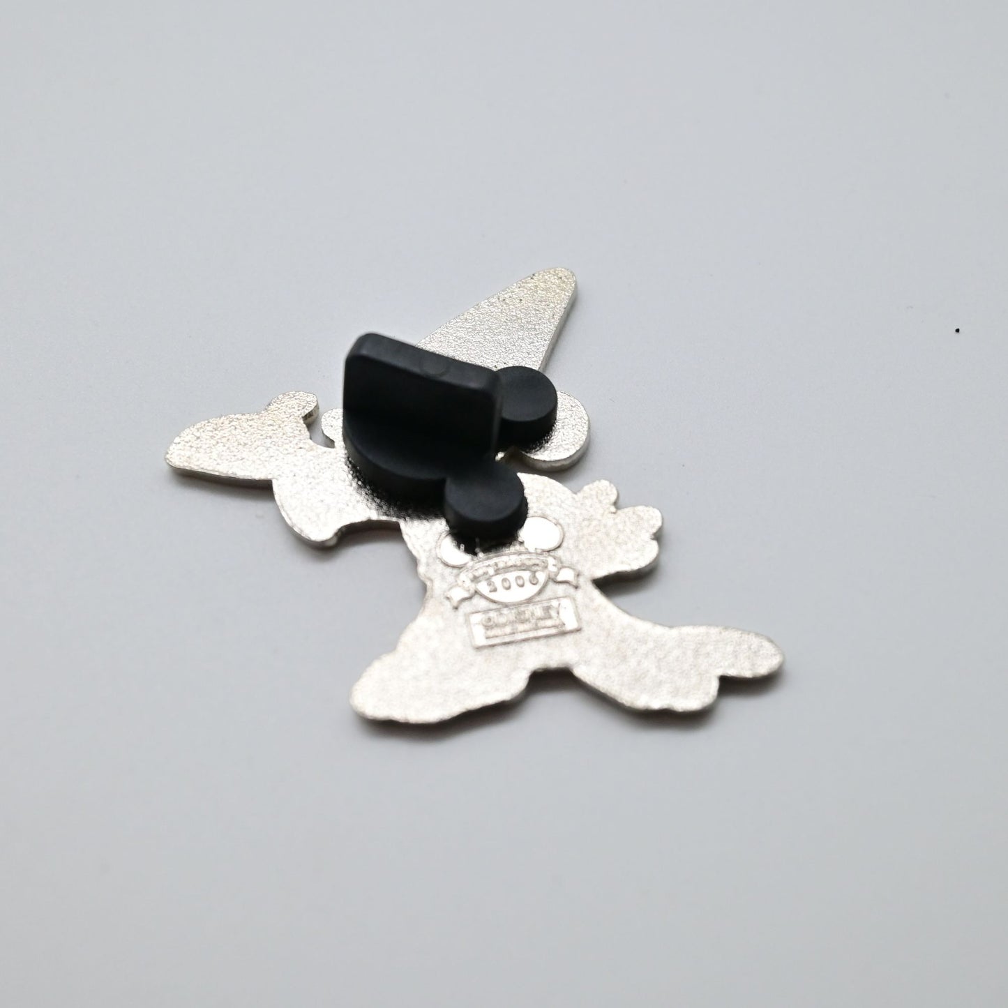 2007 Disney Mickey Mouse Classic Fantasia Sorcerer Hat Red Robe Pin