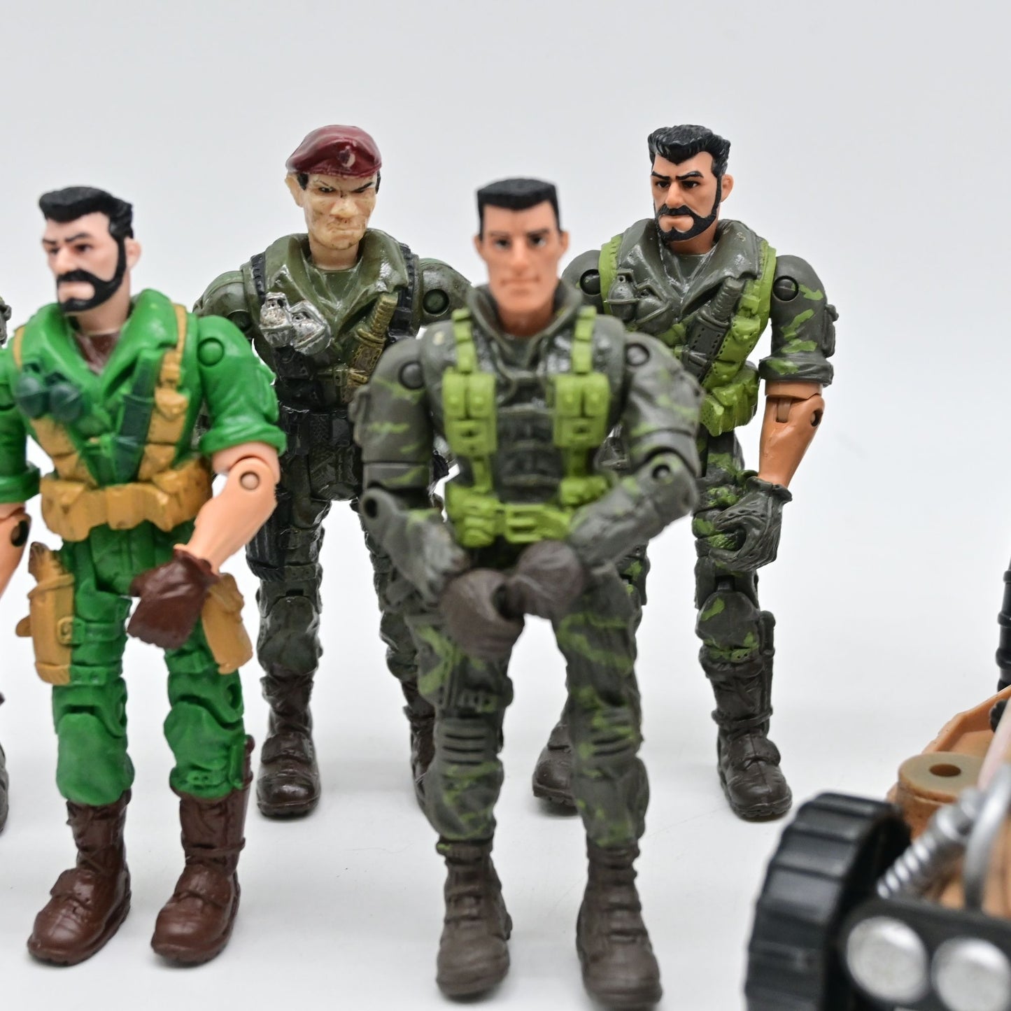 The Corps Elite Bundle Of 10 Figures + 1 Jeep
