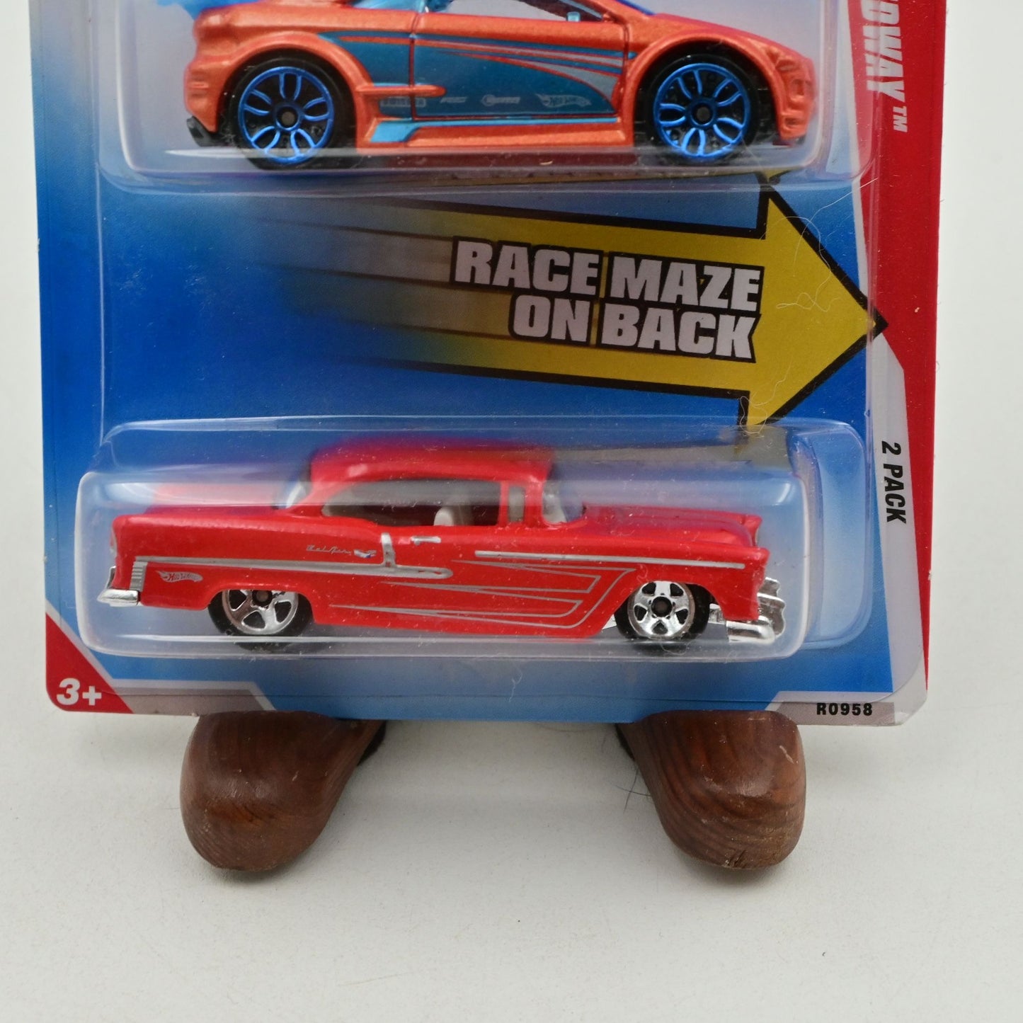 Hot Wheels A-Maze N Speedway 2-Pack Asphalt Assault & '55 Chevy Bel Air Die-Cast