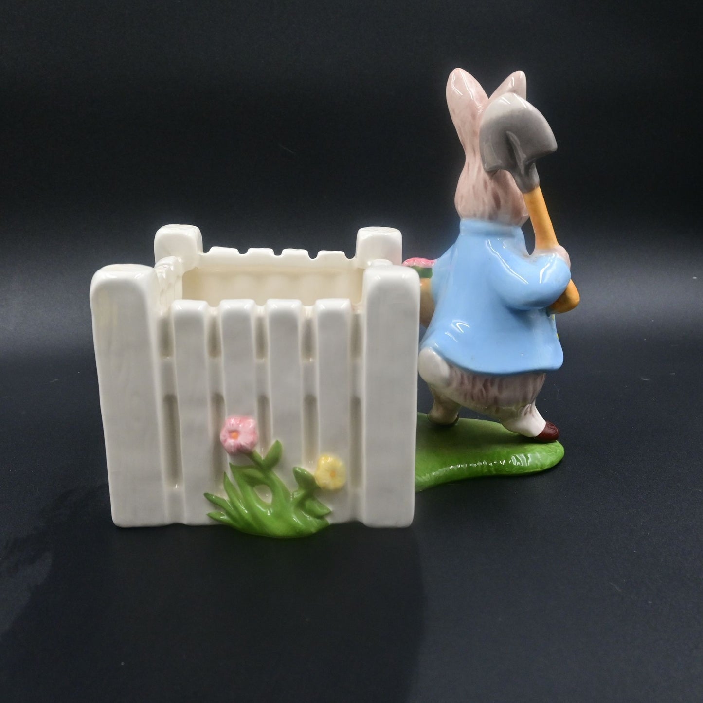 Beatrix Potter Peter Rabbit Mr. McGregor’s Garden Planter Teleflora Gifts 2001