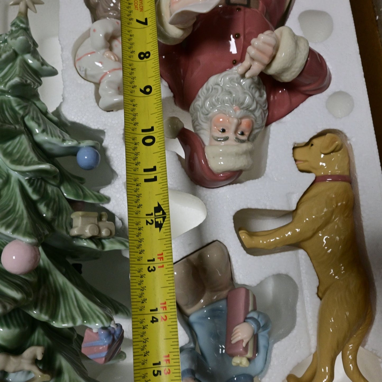 Granduer Noel Christmas Scene Porcelain 9 Pieces Vintage 2001