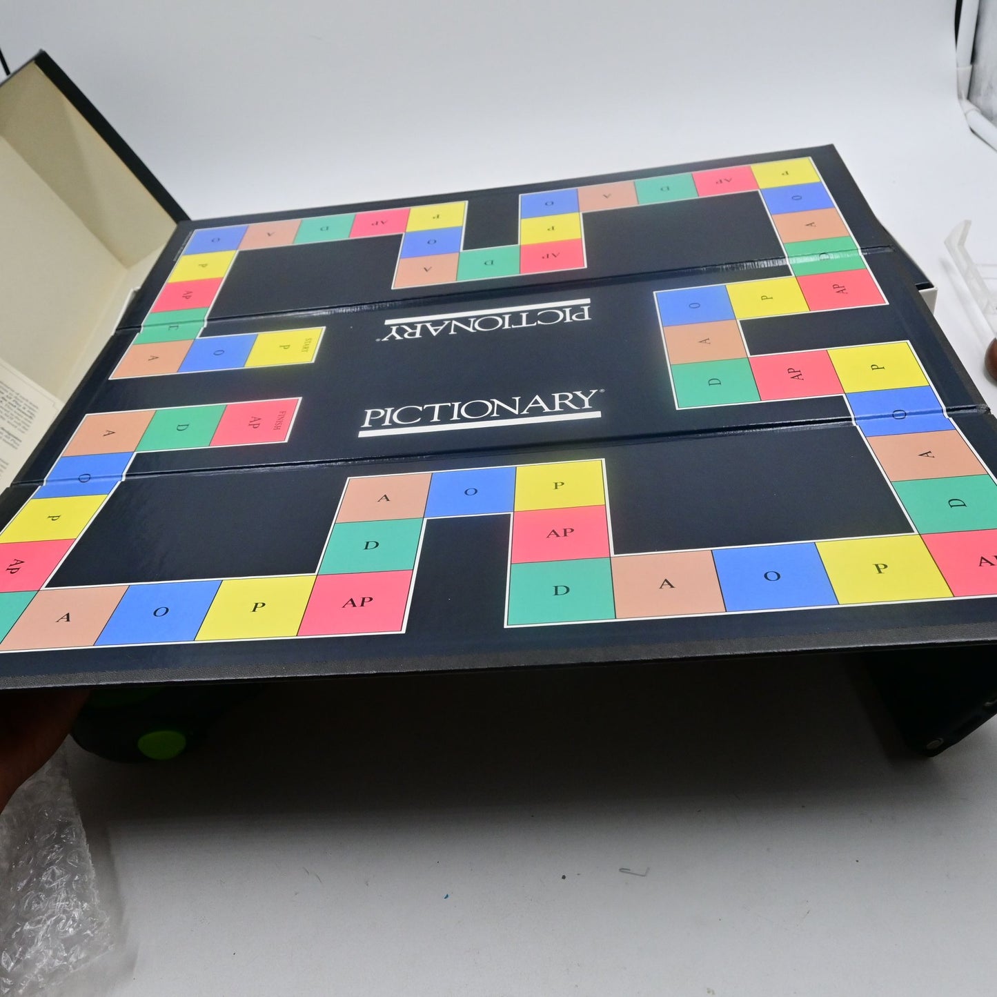 Pictionary First Edition 1985 The Game Of Quick Draw Long Box