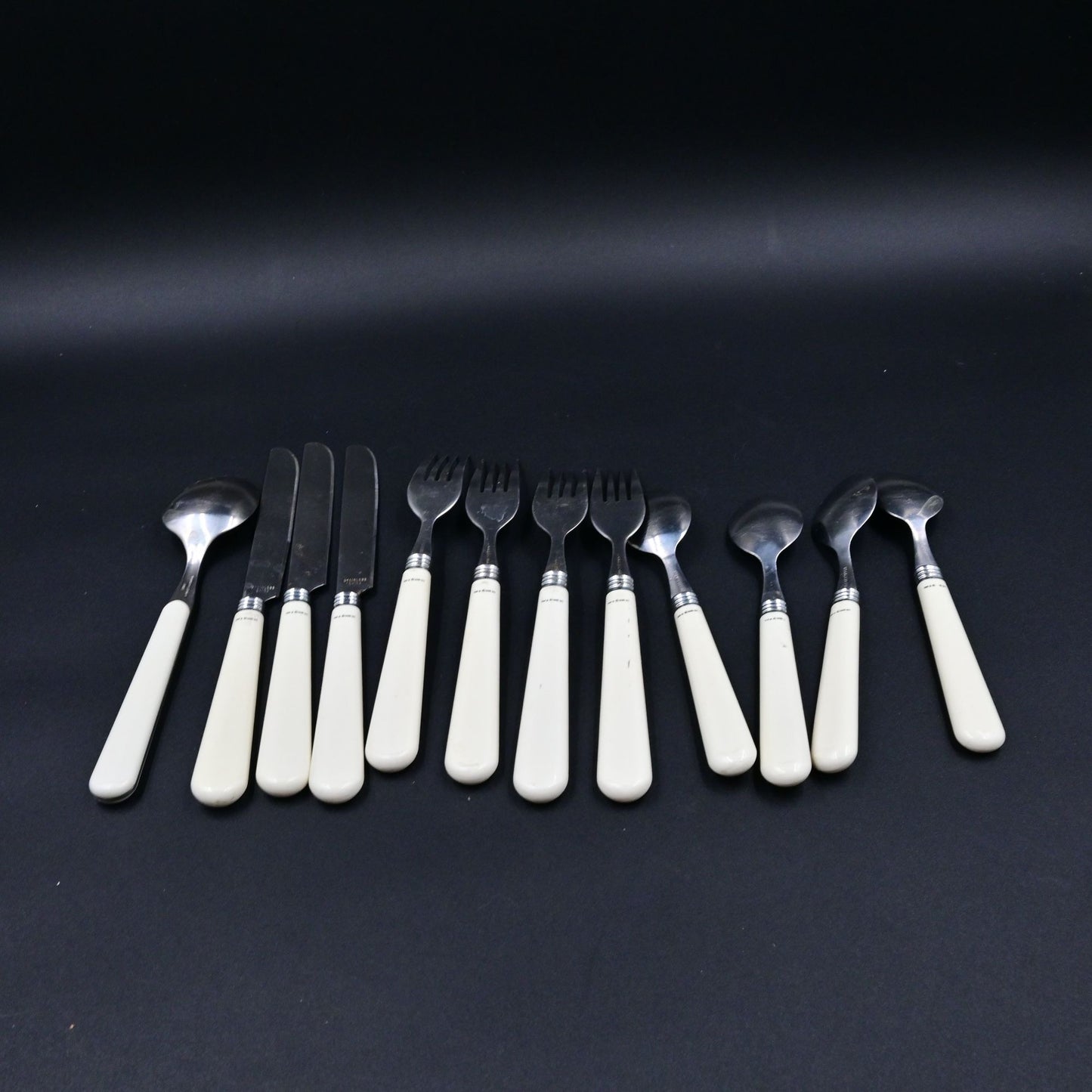 Looney Tunes Tweety Bird, Bugs Bunny, Sylvester Flatware Silverware Vintage
