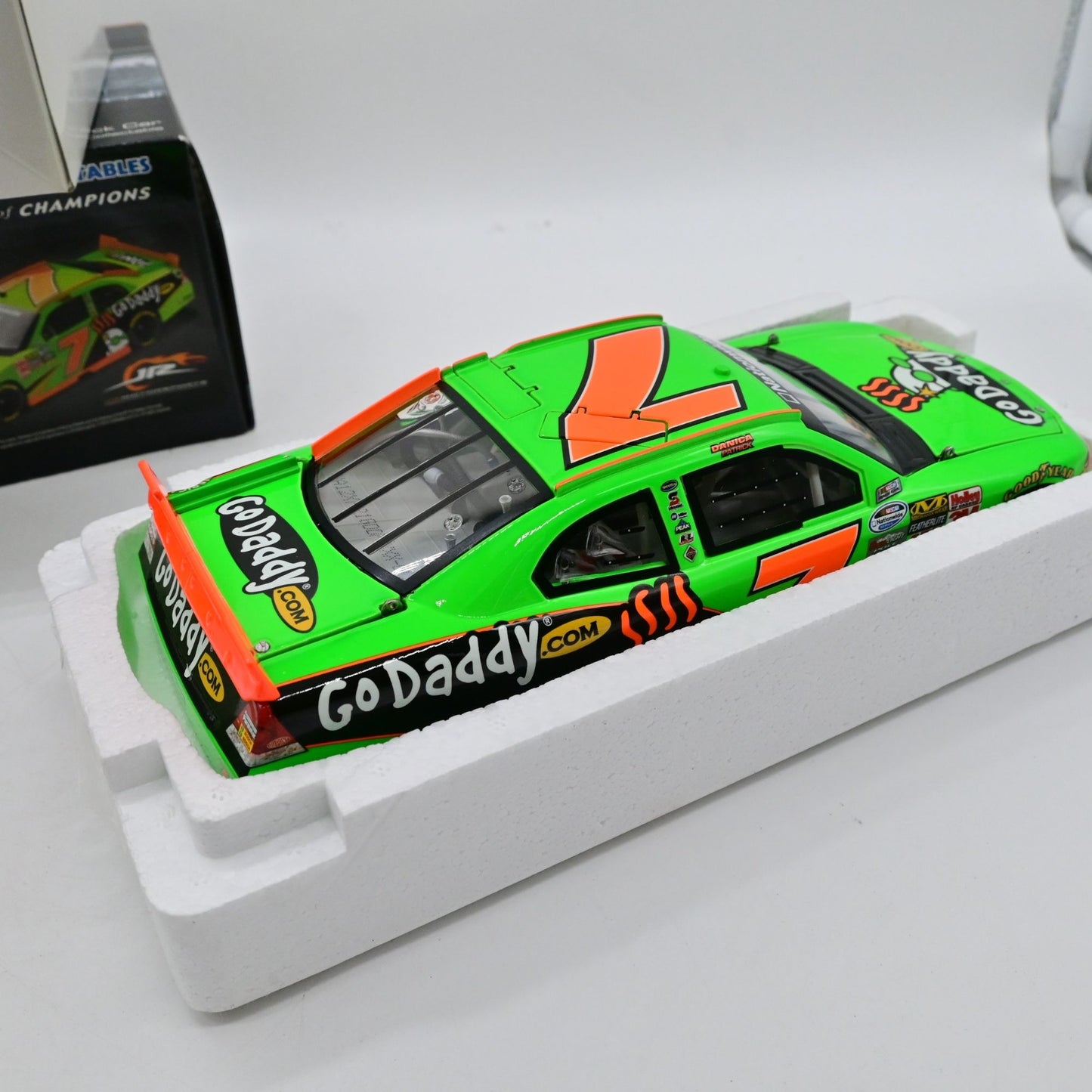 Lionel Nascar Danica Patrick #7 Godaddy 2012 Impala LE 2177 1:24 Scale