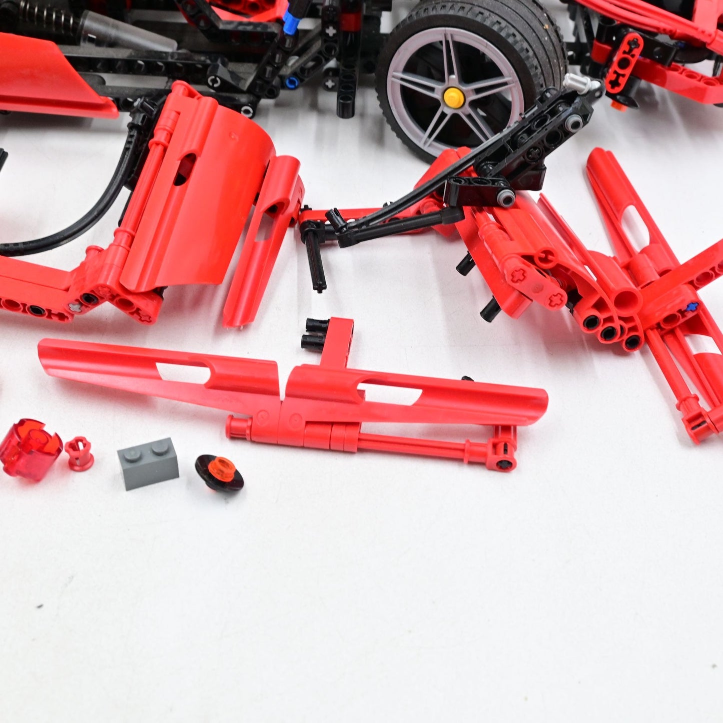 LEGO Technic Enzo Ferrari 1:10 8653 Mostly Assembled