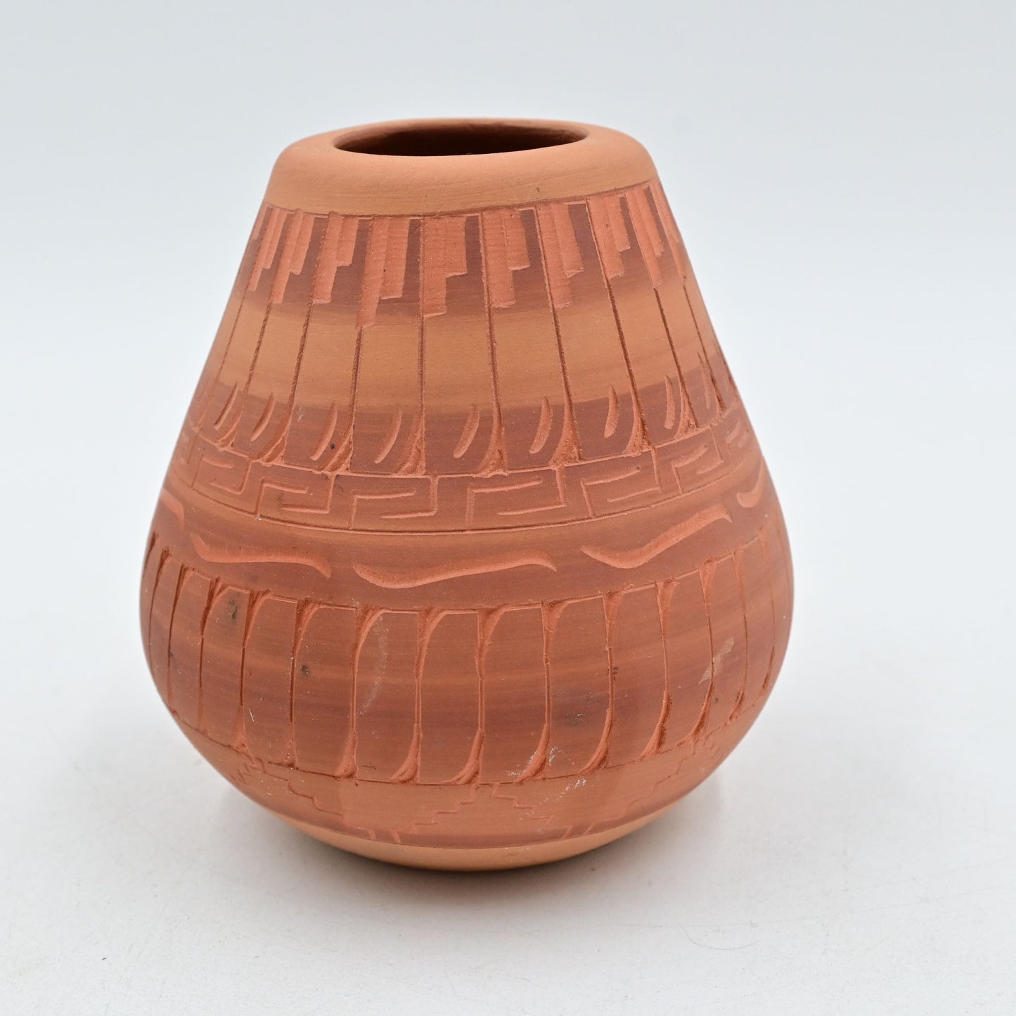 Native American Joann Johnson Navajo Signed Vase Hand Carved