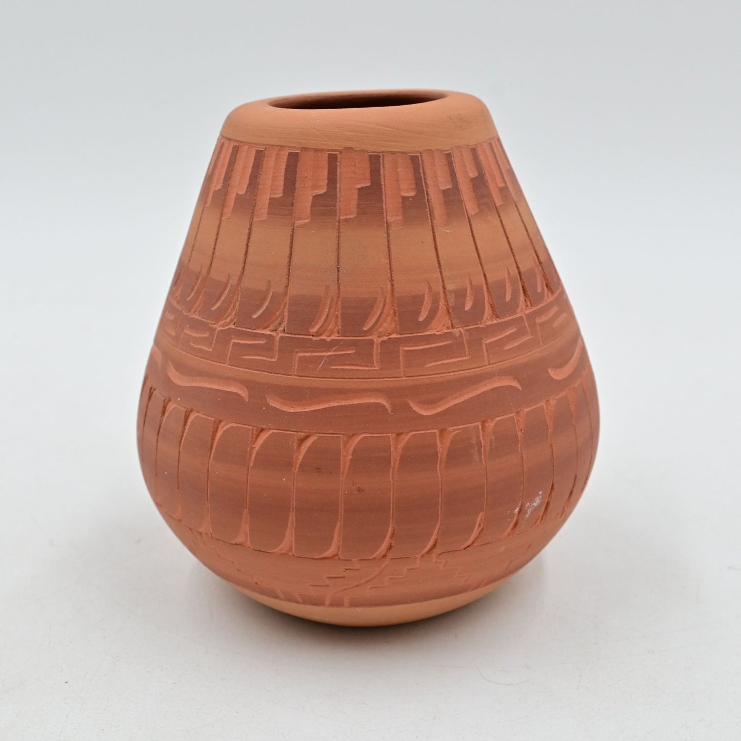 Native American Joann Johnson Navajo Signed Vase Hand Carved