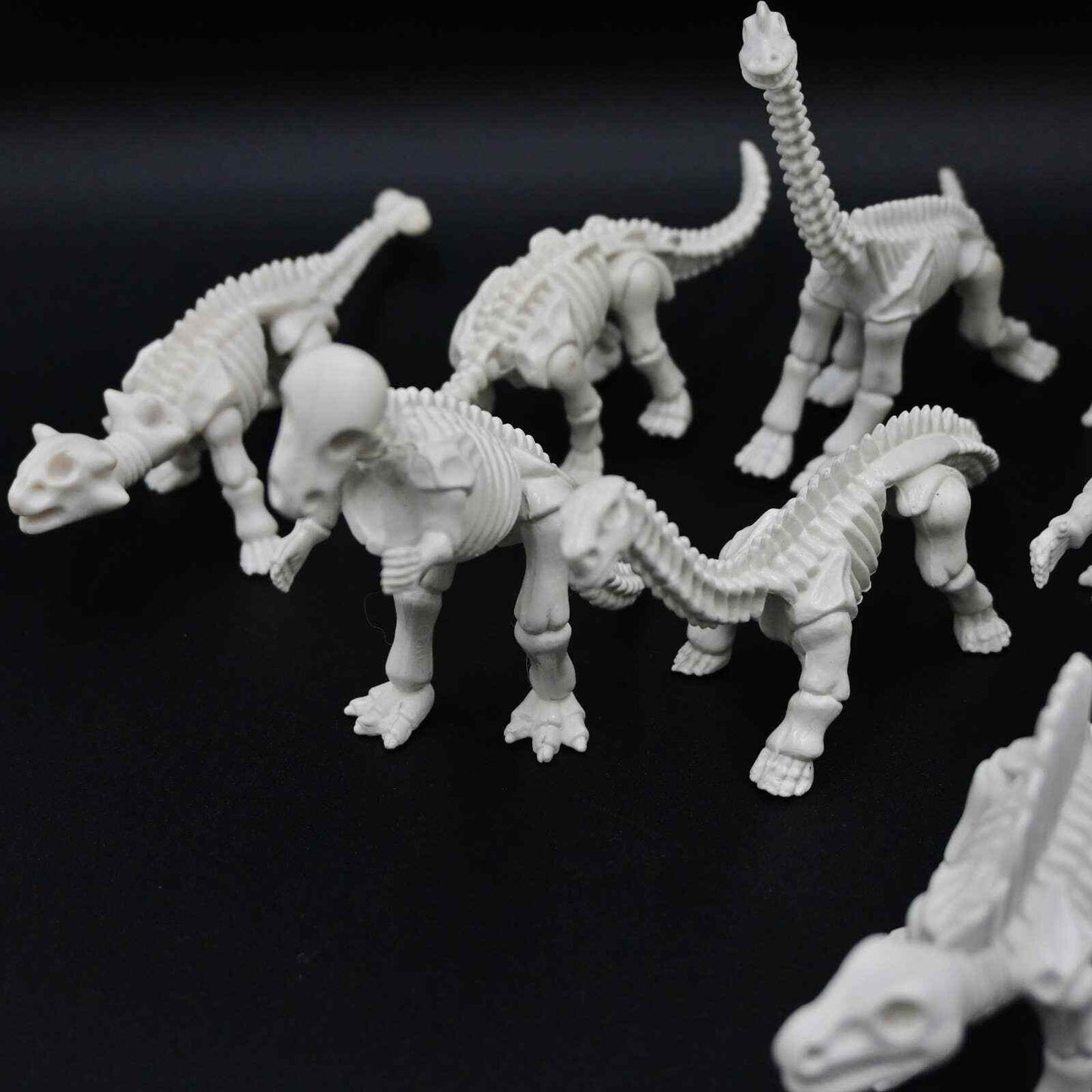 Vintage 1992 UCS & Amblin Jurassic Park Dinosaur Skeleton Figure Toys Lot of 10
