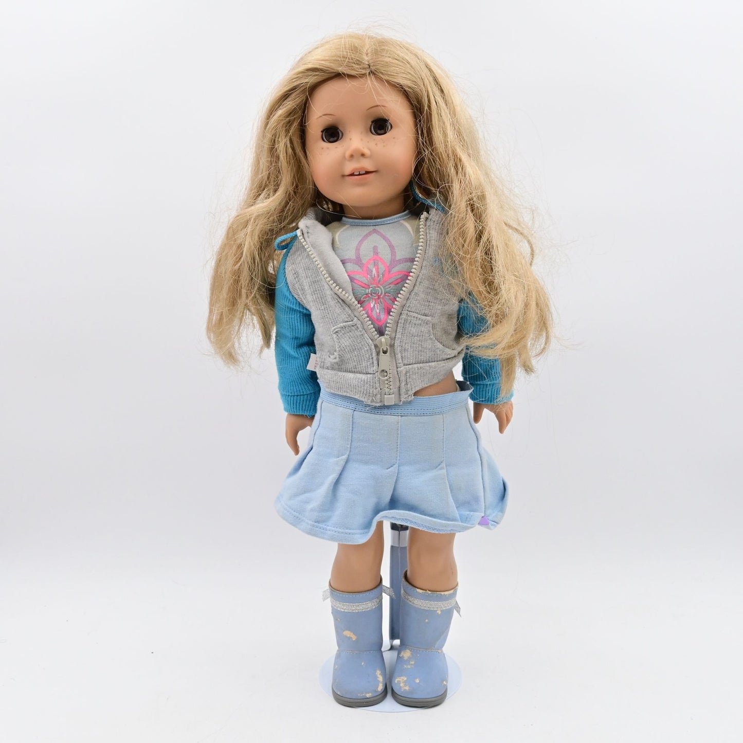 American Girl Truly Me Doll With Blonde Hair & Outfit