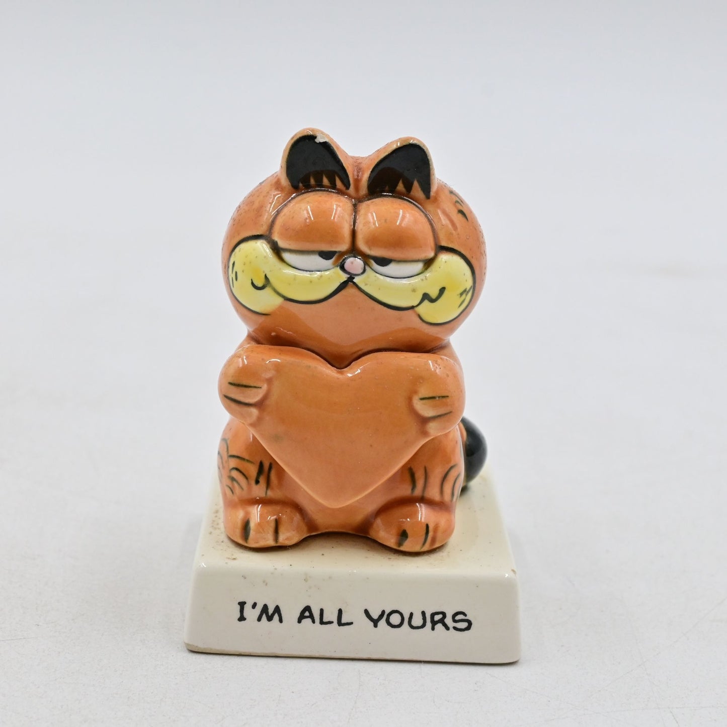 Garfield Enesco I'm All Yours Valentines Day Ceramic Figurine Vintage 1981