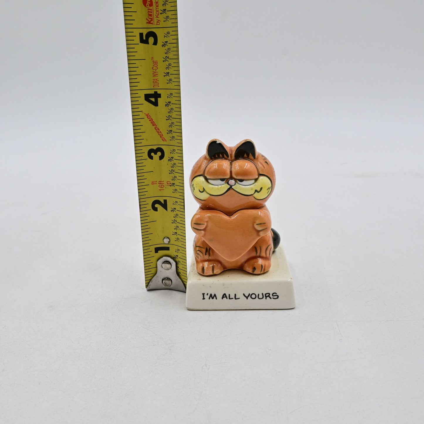 Garfield Enesco I'm All Yours Valentines Day Ceramic Figurine Vintage 1981