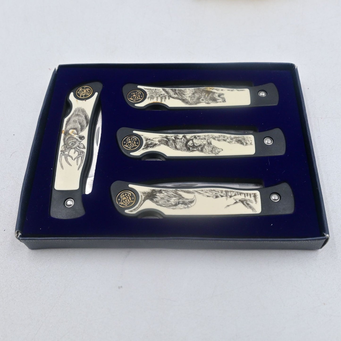 Smith & Wesson Wildlife Scrimshaw Set of 4 In Box W/ COA