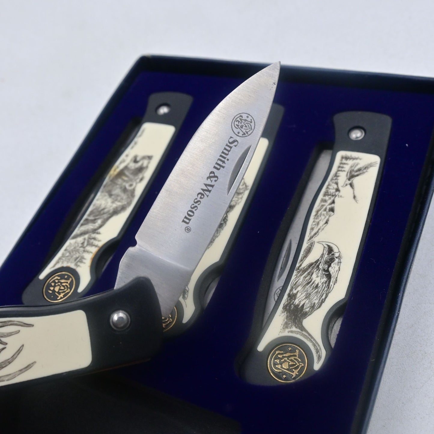Smith & Wesson Wildlife Scrimshaw Set of 4 In Box W/ COA