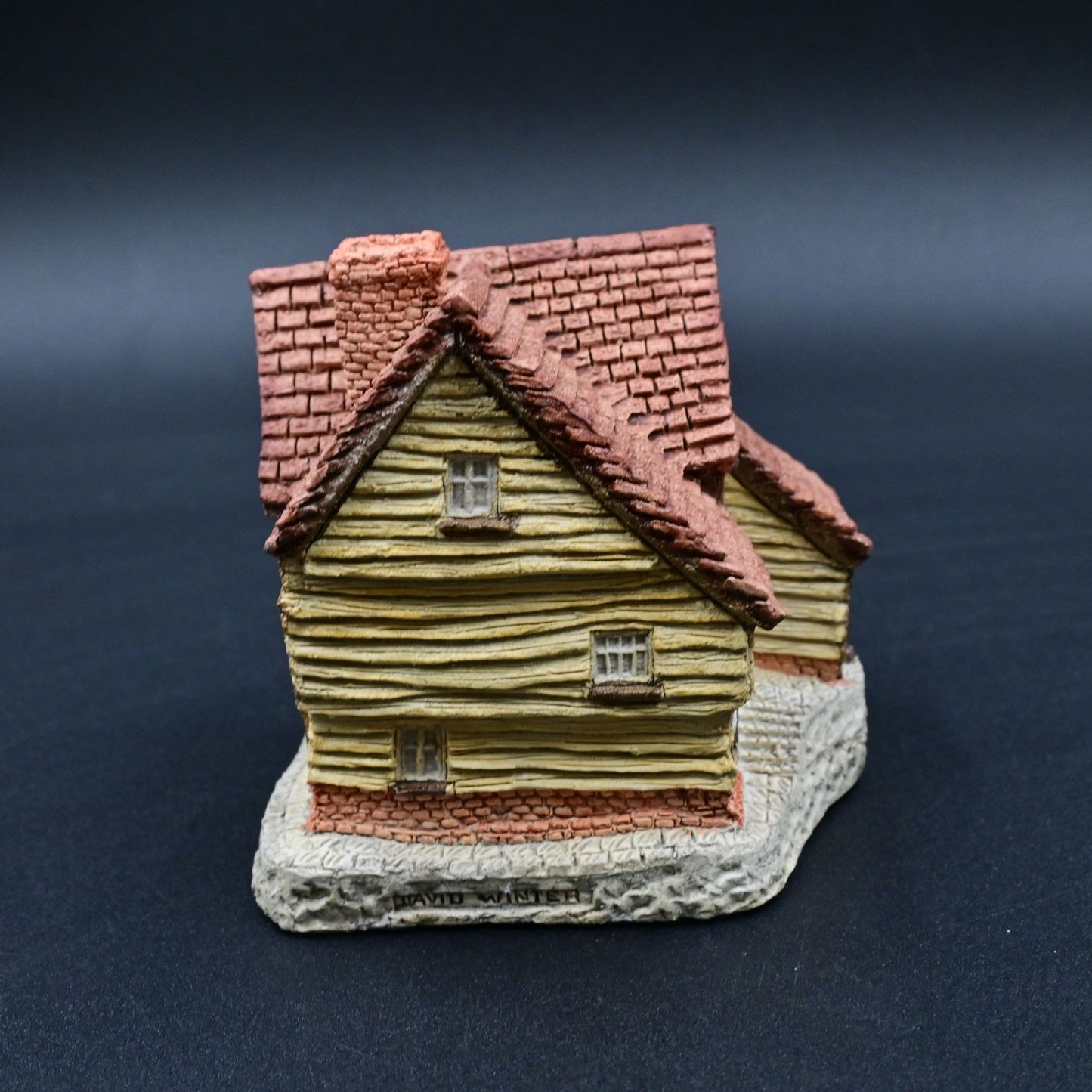David Winter Cottages Little Market Figure - Vintage 1980