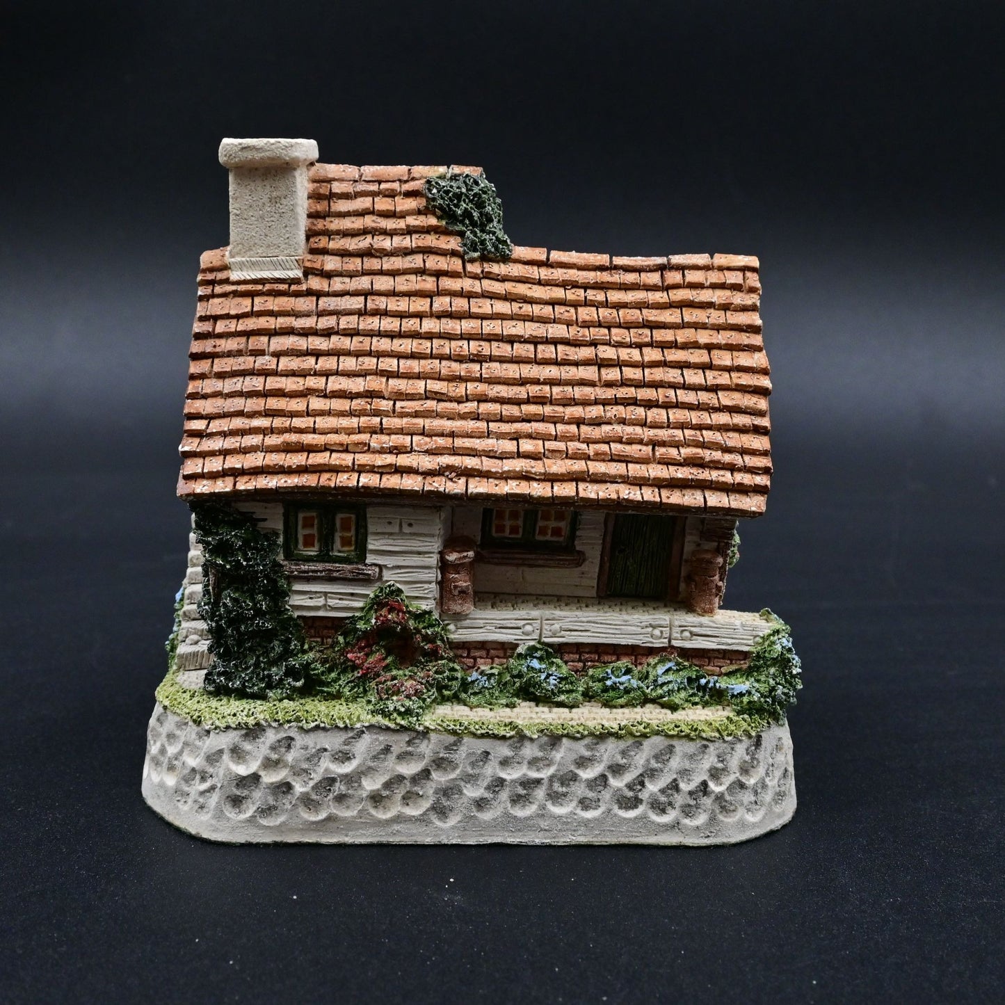 David Winter Cottage The Model Dairy Figurine - Vintage 1996