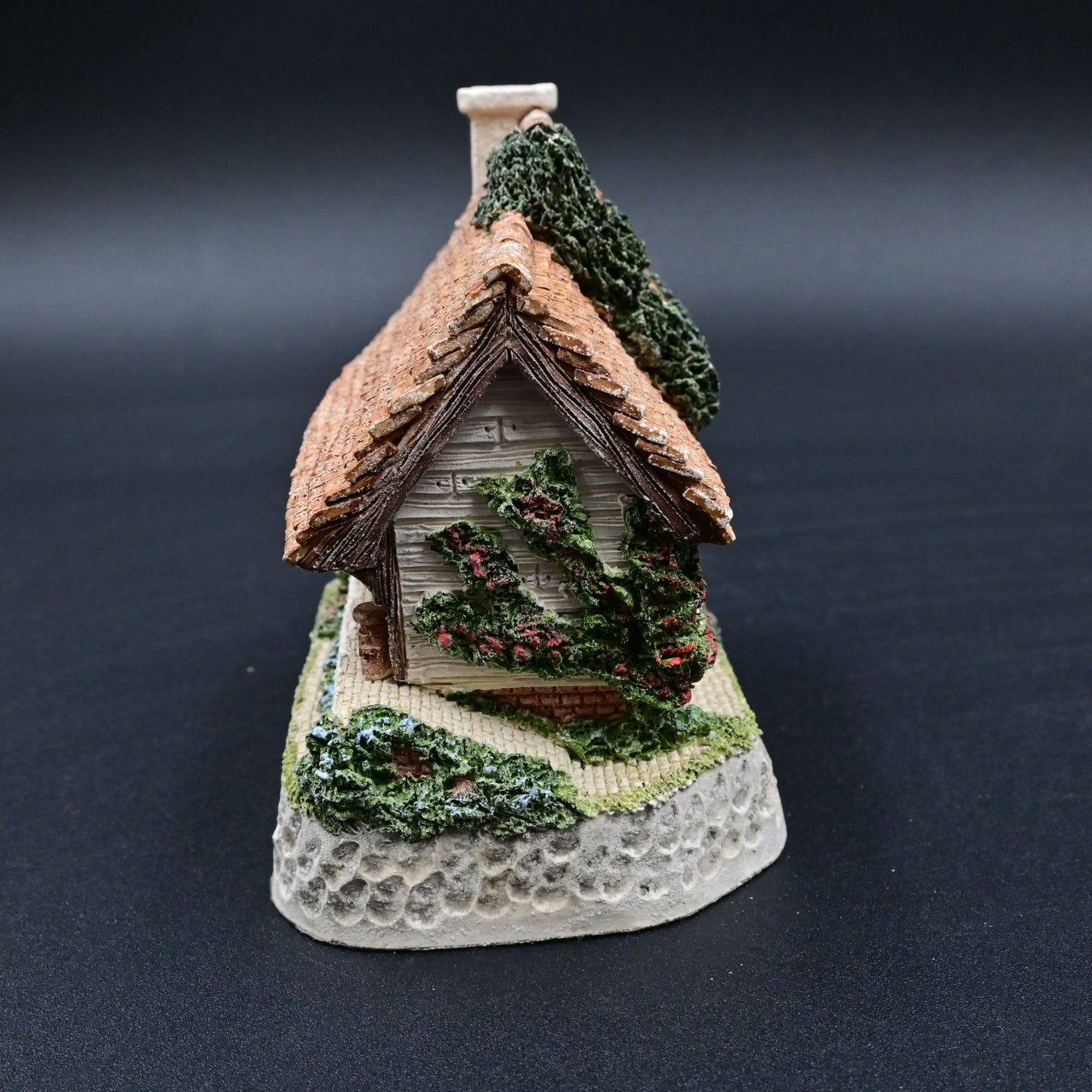 David Winter Cottage The Model Dairy Figurine - Vintage 1996