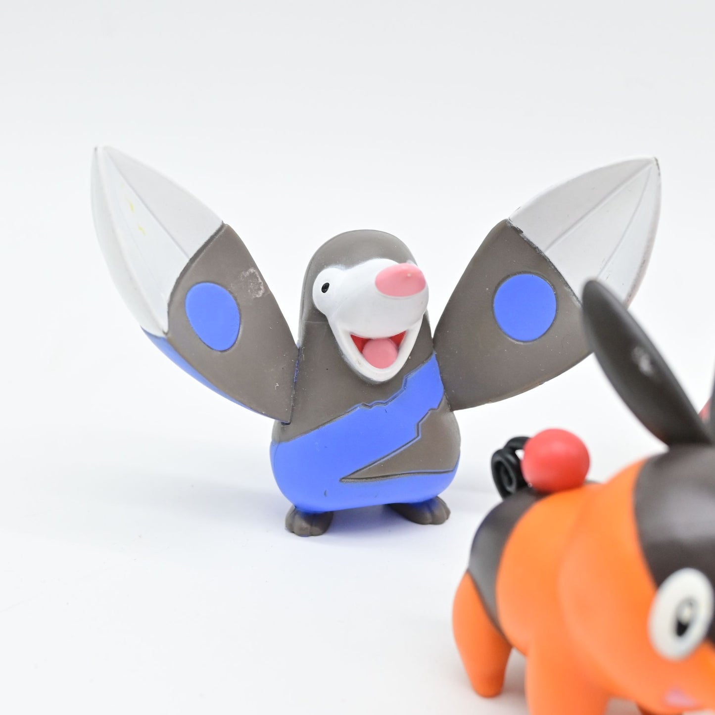 Pokemon PVC Miniatures Zekrom, Tepig, Pignite, Axew, Minccino, Drilbur, Snivy