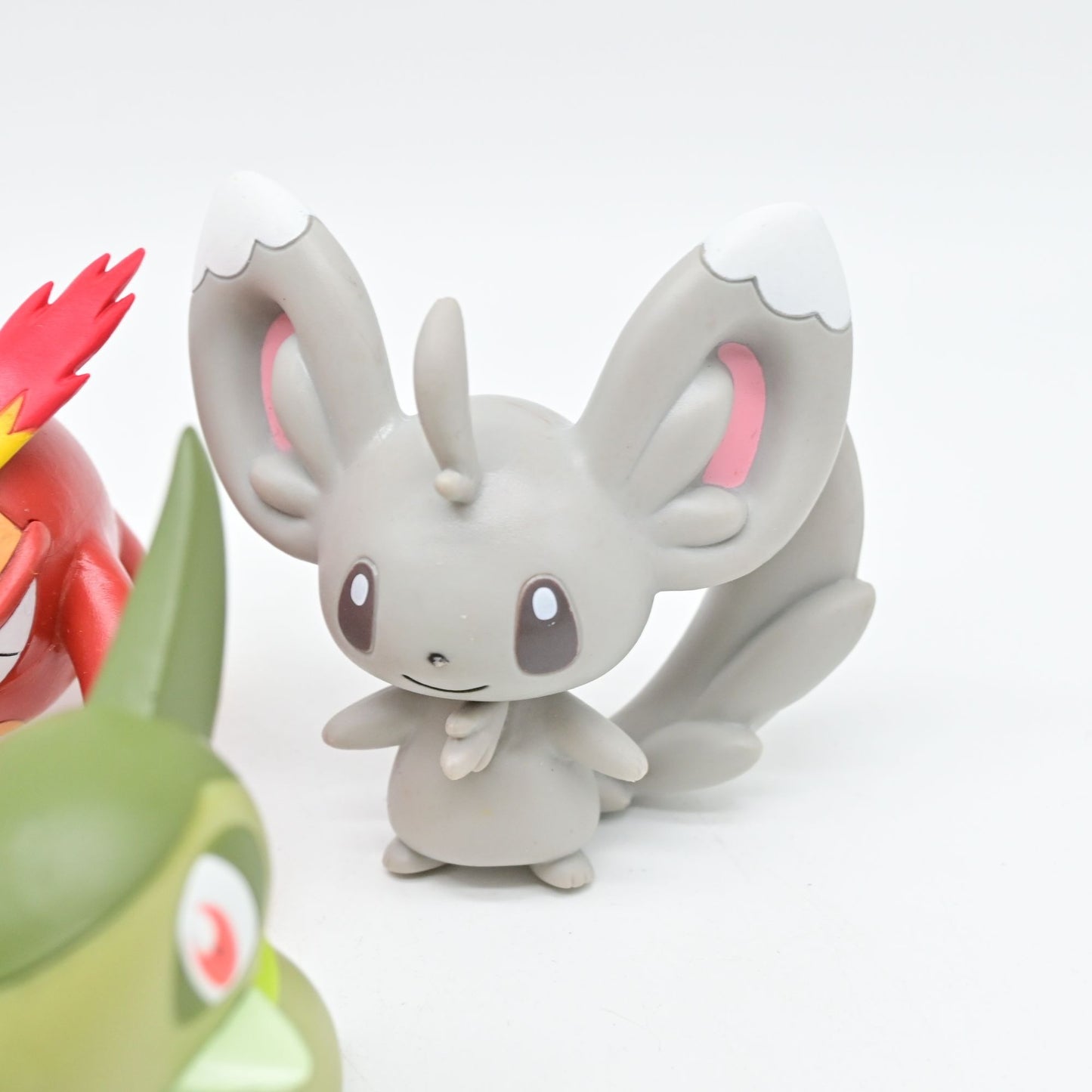 Pokemon PVC Miniatures Zekrom, Tepig, Pignite, Axew, Minccino, Drilbur, Snivy
