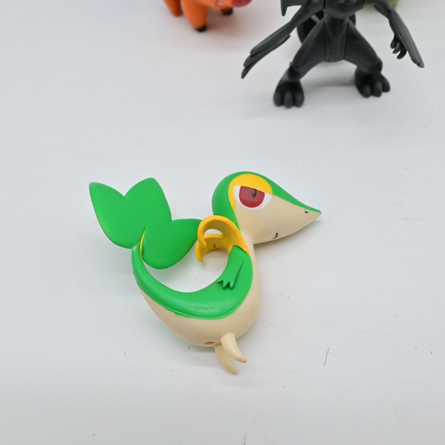 Pokemon PVC Miniatures Zekrom, Tepig, Pignite, Axew, Minccino, Drilbur, Snivy