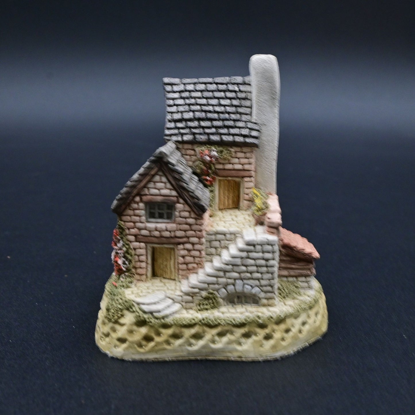 Vintage 1990 David Winter Cottages The Cobbler Miniature Figurine