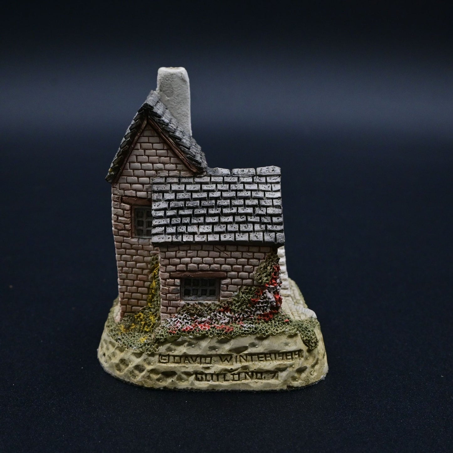 Vintage 1990 David Winter Cottages The Cobbler Miniature Figurine