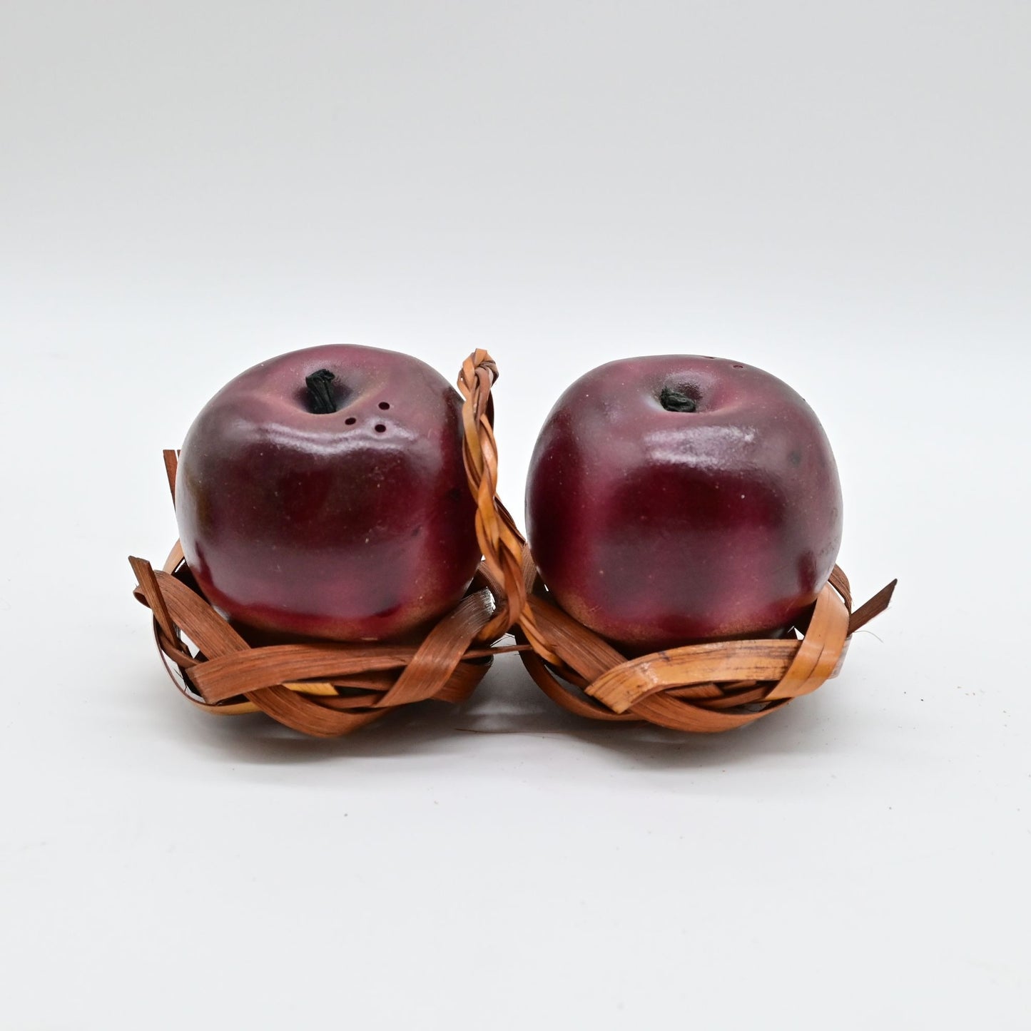 Vintage Enesco Apple Salt & Pepper Shakers With Woven Basket