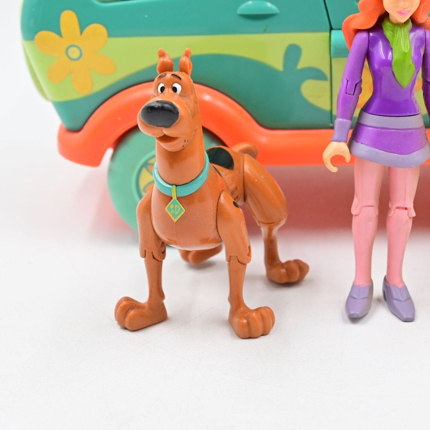 Scooby-Doo Mystery Machine Van Playset W/ Scooby, Shaggy, & Daphne Figures